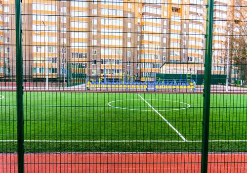 2Д забор для футбольной площадки в Нягане